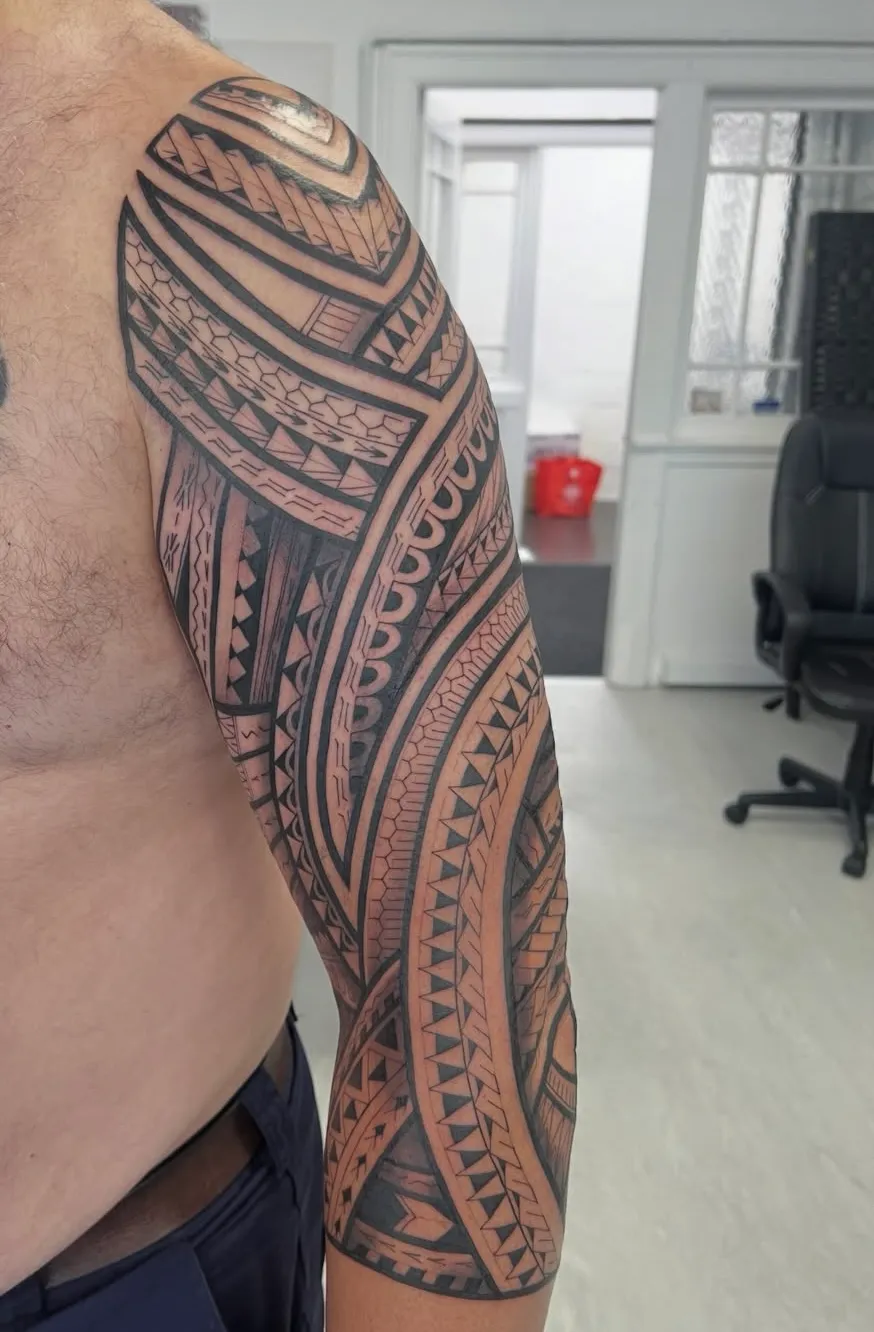 Polynesian tatau sleeve from a full day session