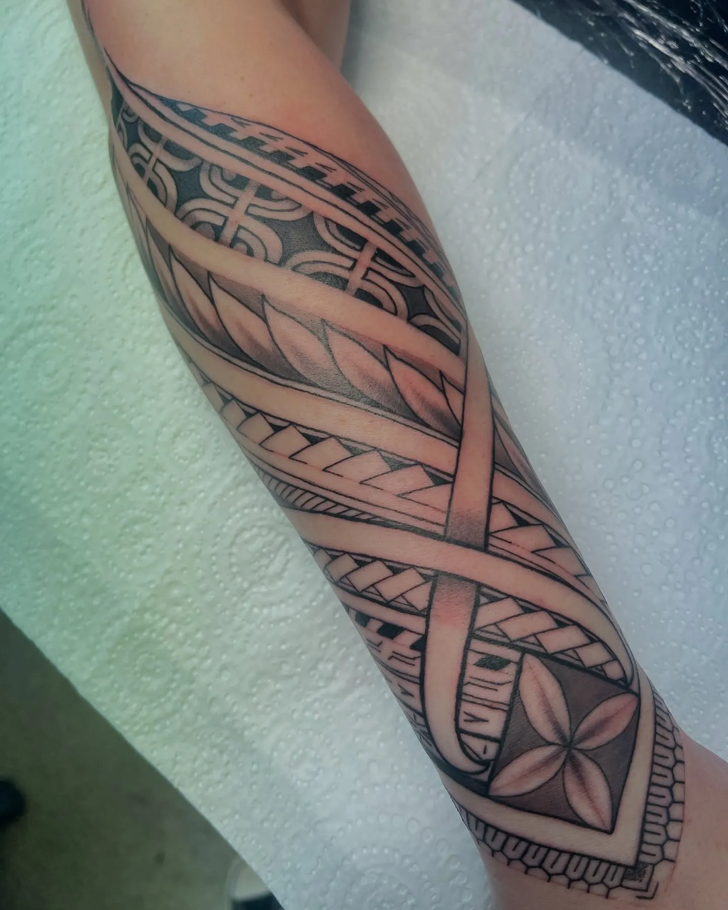 Polynesian tatau forearm piece, second angle
